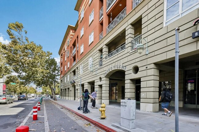 Building Photo - 130 E San Fernando St