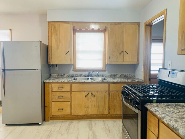 Building Photo - KHR-2708-48-S