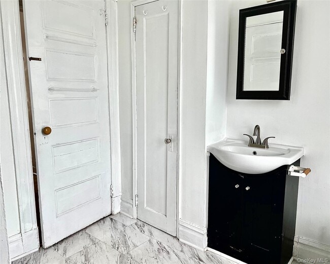 Building Photo - 177 Franklin Ave