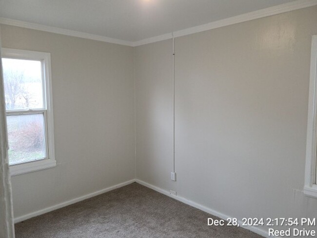 Building Photo - 3BD/1BA Duplex