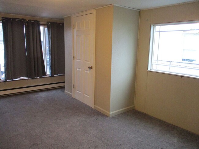 Building Photo - Adorable 3 Bedroom, 1 Bathroom Home in Tacoma