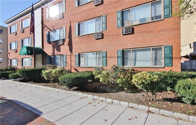 Building Photo - 960 Hope St