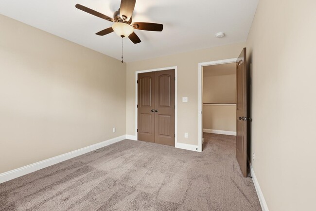 Building Photo - 206 Leland Ln