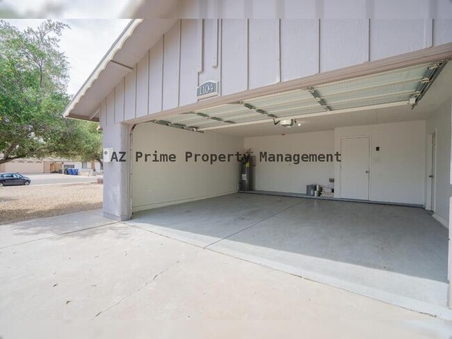 Building Photo - 1104 E Bell De Mar Dr