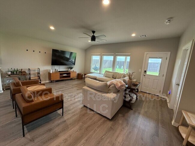 Building Photo - 14605 Travertine Fls Ln