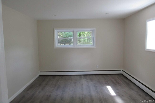 Building Photo - 1425 NY-82