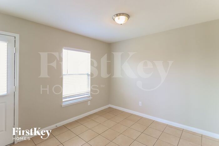 Building Photo - 325 Meadow Ridge Dr