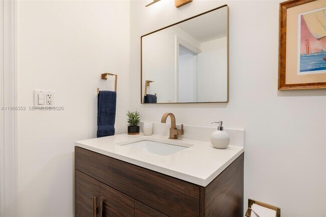 Building Photo - 100 Edgewater Dr