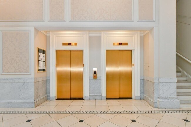 Building Photo - 21 Beacon St