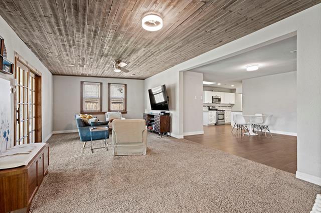Building Photo - 2942 Esterbrook Dr