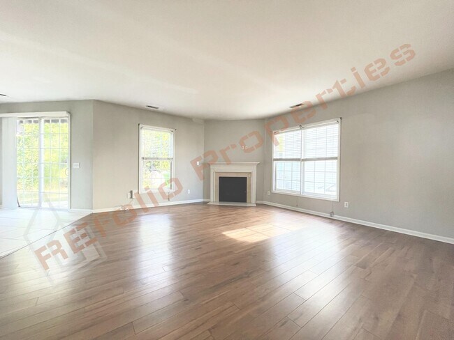 Building Photo - Lovely 4 Bedroom, 2.5 Bath Single-Family H...