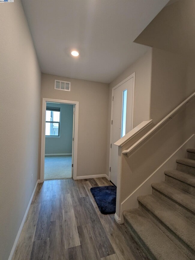 Building Photo - 5840 Virtual Ln