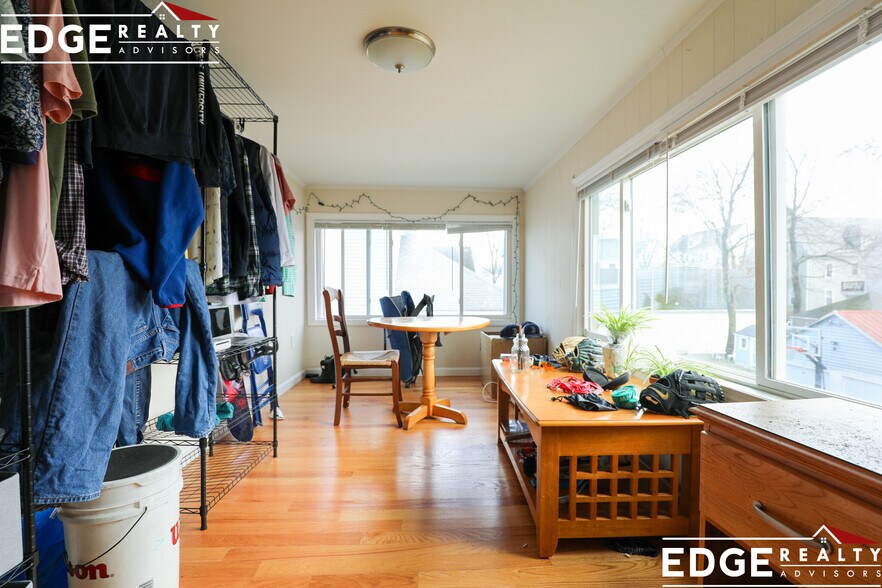 Building Photo - 71 Orange St