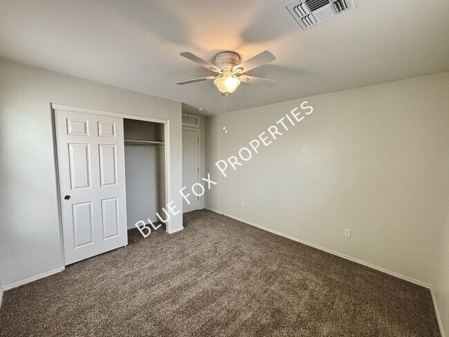 Building Photo - 8518 W Pelican Pl