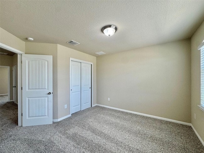 Building Photo - 401 Katmai Cir