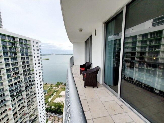 Building Photo - 1750 N Bayshore Dr