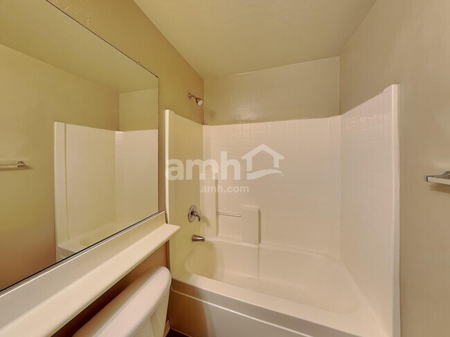 Building Photo - 11337 W Lincoln St