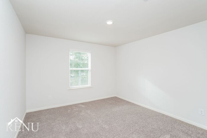 Building Photo - 10422 Sweetwater Creek Dr