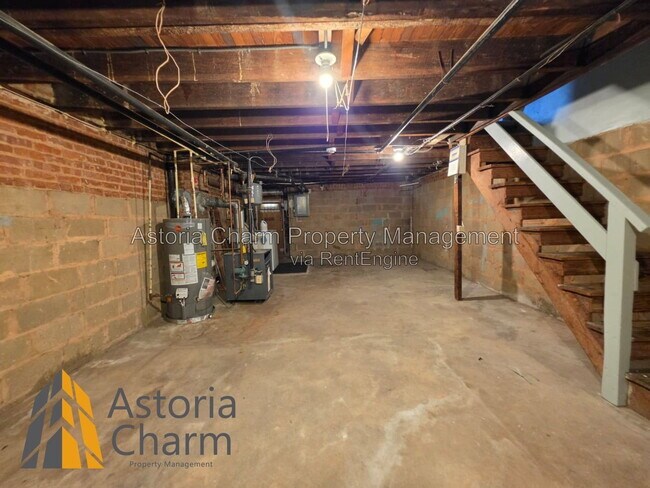 Building Photo - 1561 Homestead St