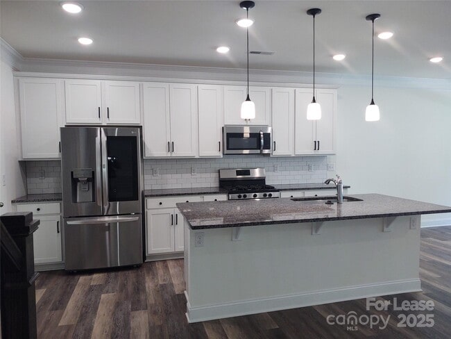 Building Photo - 2235 Blewett Dr
