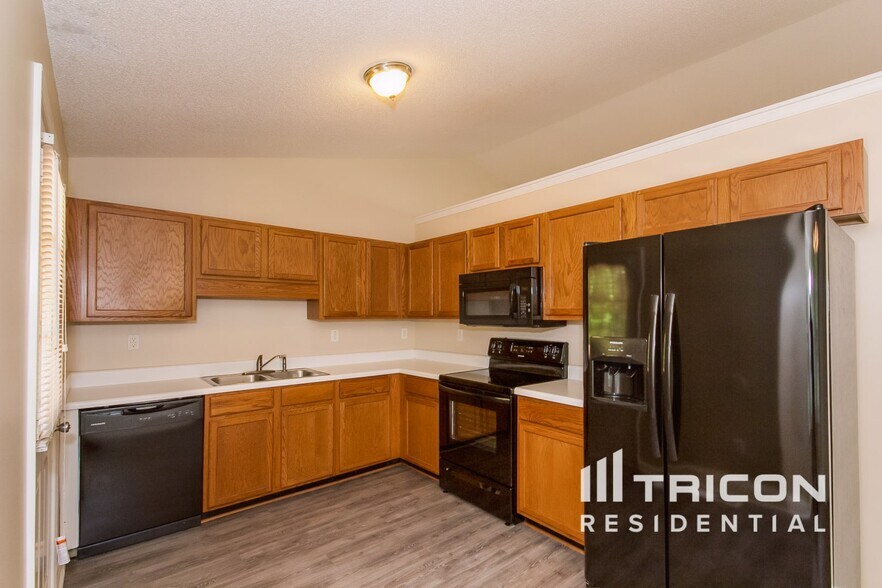 Building Photo - 271 Carthage Blvd