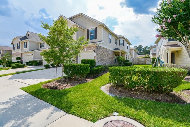Building Photo - 16021 Summerville Lake Dr