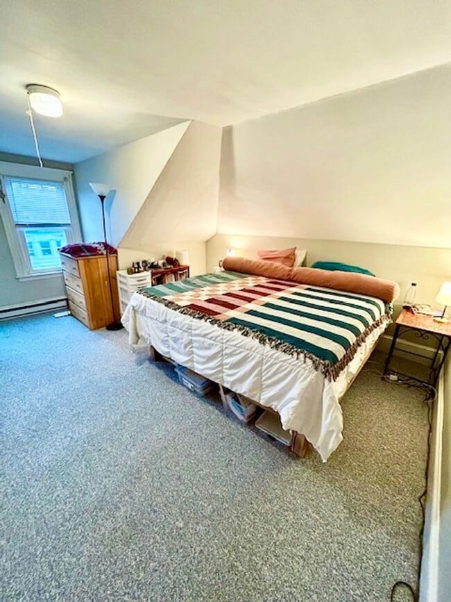 Building Photo - 66-68 Exeter St