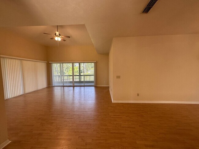 Building Photo - 35 Magnolia Dr S