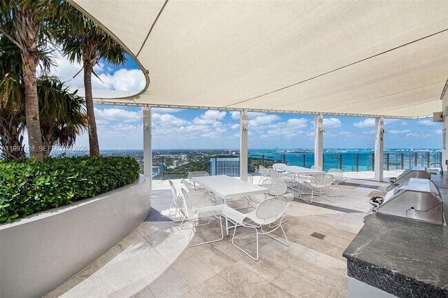 Building Photo - 501 NE 31st St