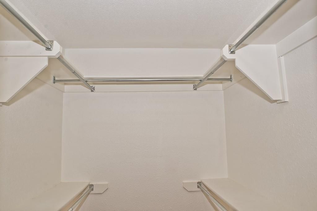 Building Photo - 608 Coopers Hawk Dr