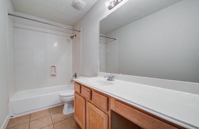 Building Photo - 6607 Readsland Ln