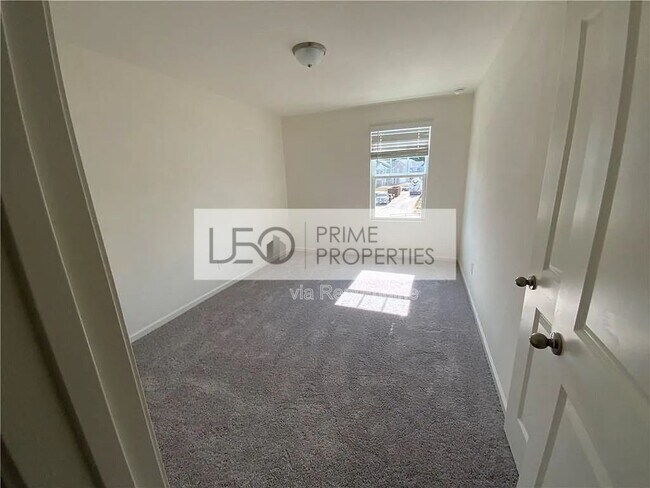 Building Photo - 976 Feldman Chase