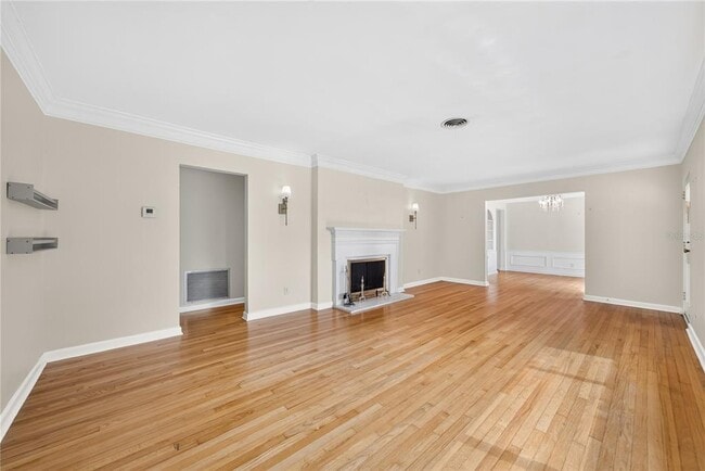Building Photo - 2406 Shoreham Rd