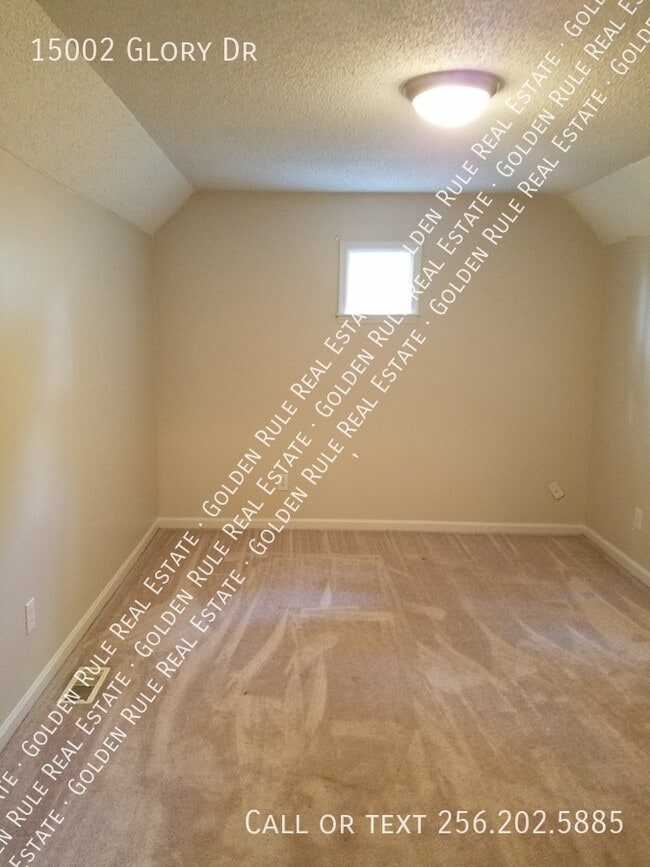 Building Photo - 15002 Glory Dr SE