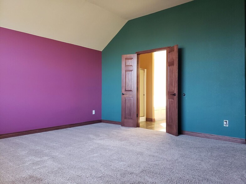 Building Photo - 329 Madison Pl Dr