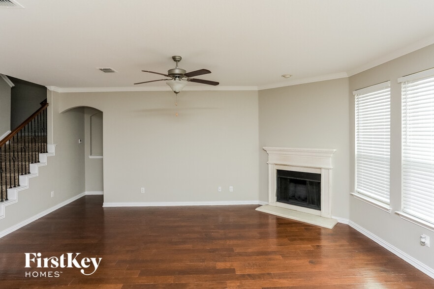 Building Photo - 150 Cameron Dr