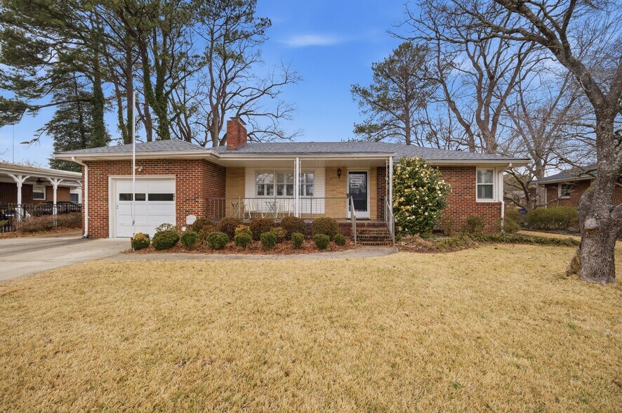 Building Photo - 335 E McGinnis Cir