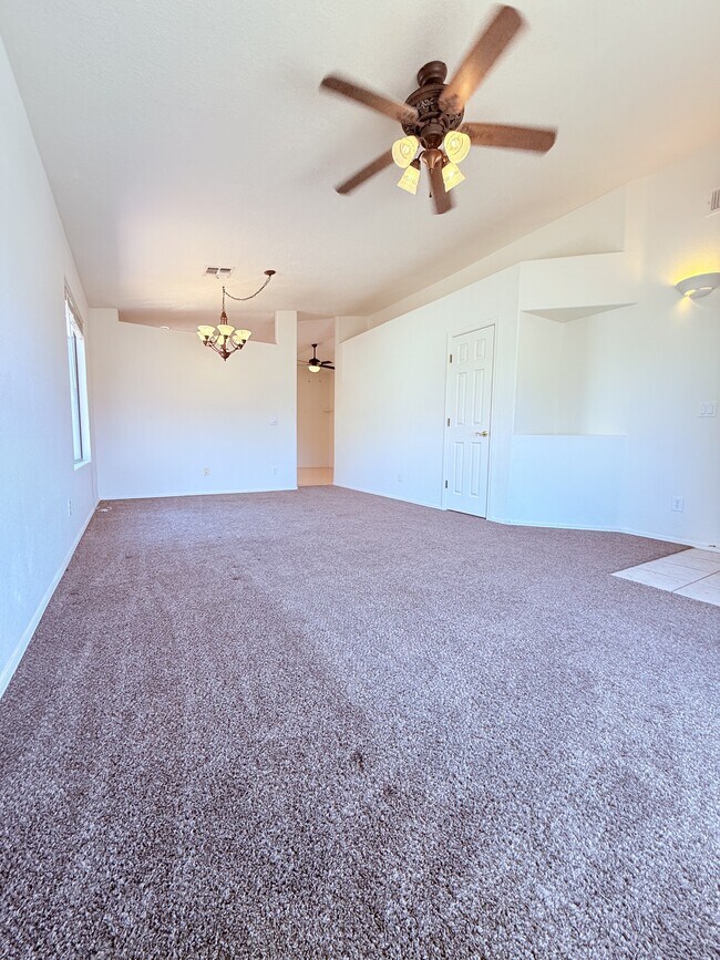 Building Photo - 8010 N Siskiyou Dr