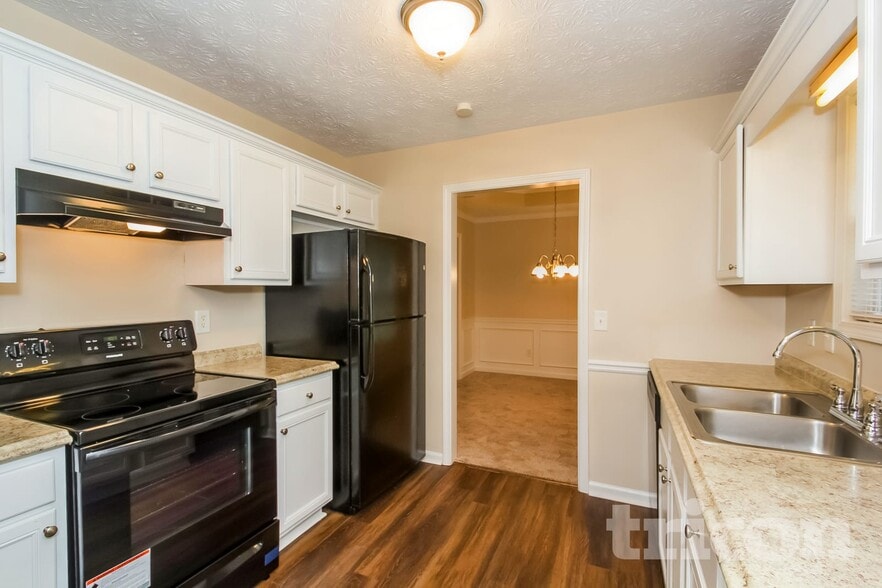 Building Photo - 165 Aspen Forest Dr