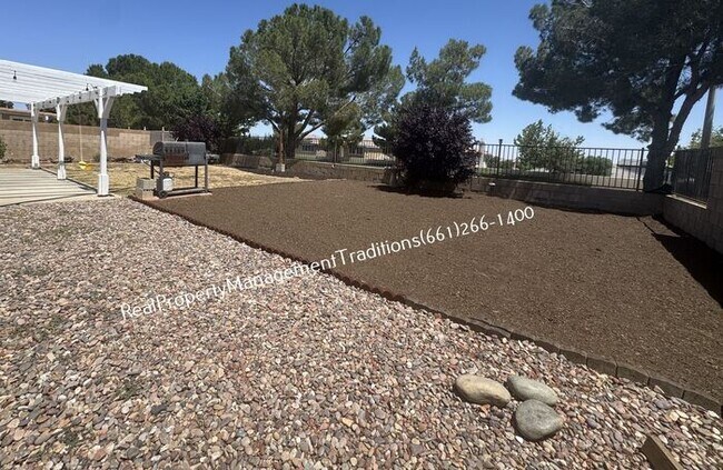 Building Photo - 3Bed+2 Bath Rancho vista Home