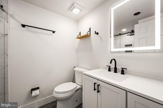 Building Photo - 288 Drummers Ln