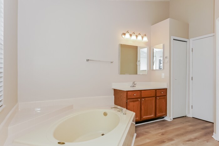 Building Photo - 2065 E Gloria Dr