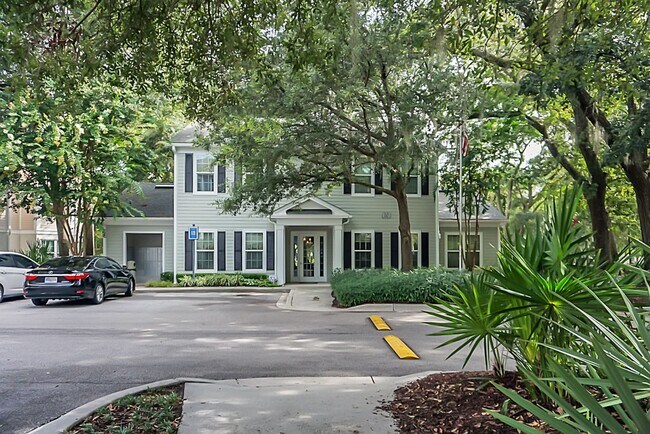 Club House - 60 Fenwick Hall Aly