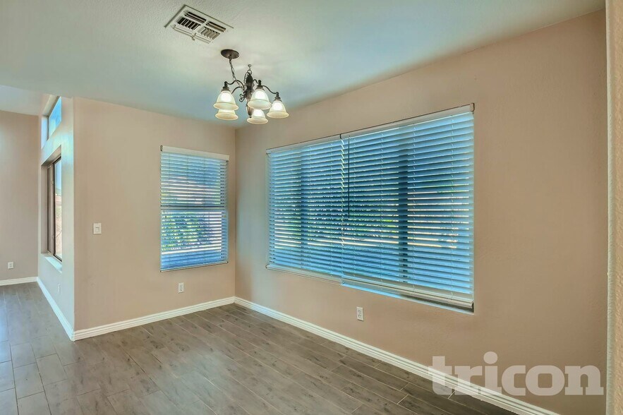 Building Photo - 15028 W Honeysuckle Ln