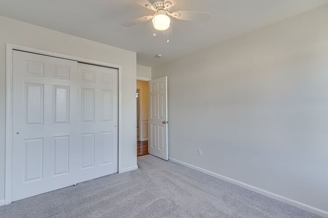 Building Photo - Gorgeous Single Family Home on a Cul-de-Sac!