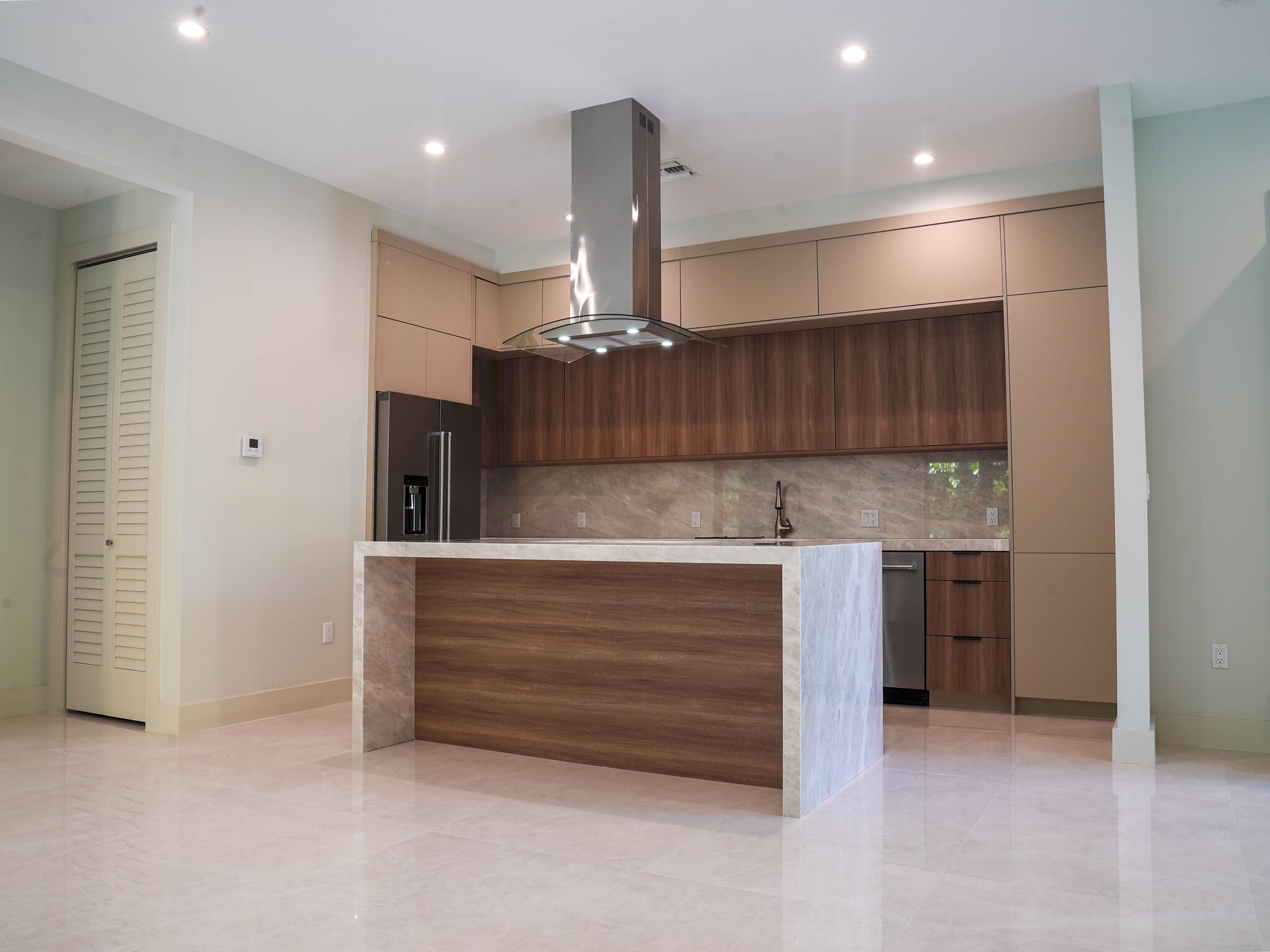 Building Photo - 8410 SW 65th Ave