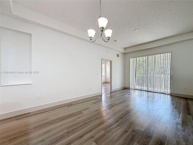 Building Photo - 3200 N Haverhill Rd