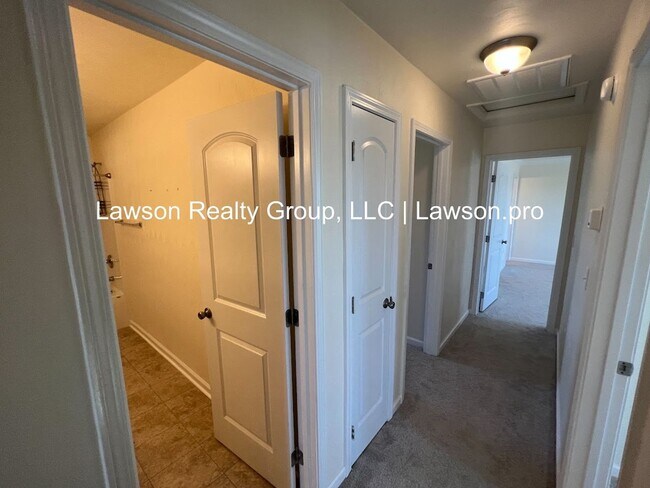 Building Photo - Newer Construction in Vinton with Incredible Mountain Views and  Attached Garage