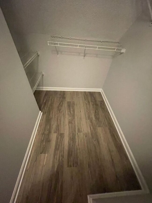 Building Photo - Charming 2-Bed, 2-Bath Townhouse in NW Kno...