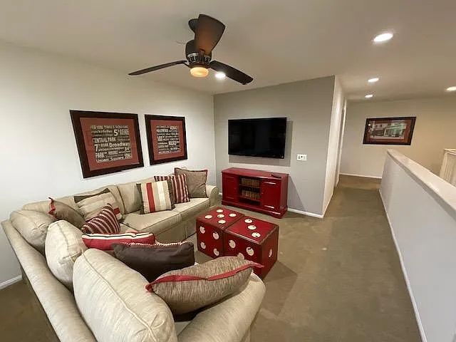 Building Photo - Immaculate 5-Bedroom Executive Home in Desirable Plum Canyon
